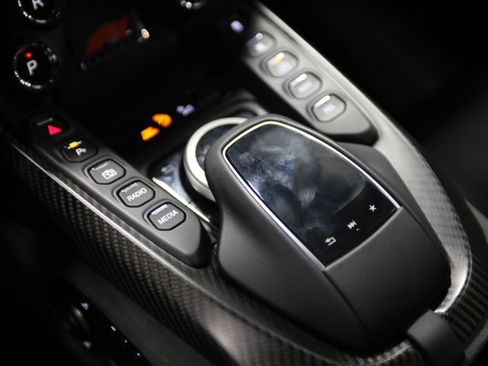 Used 2023 Aston Martin V8 Vantage Coupe RWD image 30