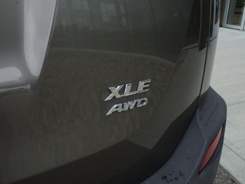 Used 2015 Toyota RAV4 XLE AWD/4WD image 8