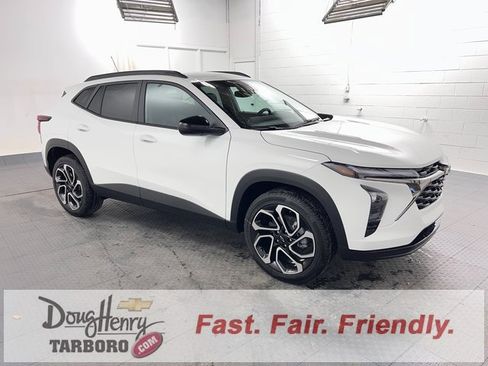 New 2026 Chevrolet Trax RS w/ Driver Confidence Package image 3