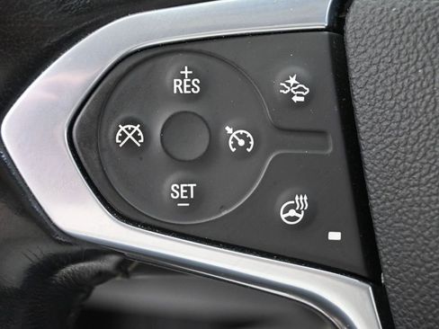 Used 2020 Chevrolet Traverse LT w/ LT Premium Package image 12