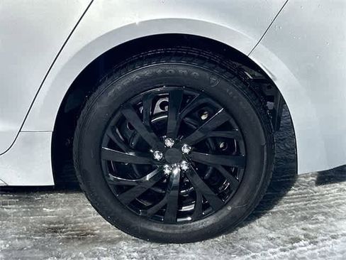 Used 2023 Toyota Corolla LE image 5