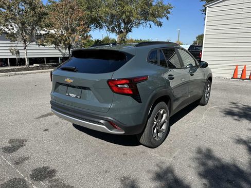 New 2026 Chevrolet Trax LT w/ Sunroof Package image 6