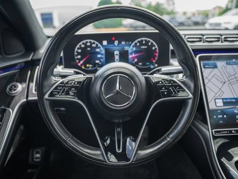 Certified 2022 Mercedes-Benz S 500 4MATIC w/ AMG Line Package image 22