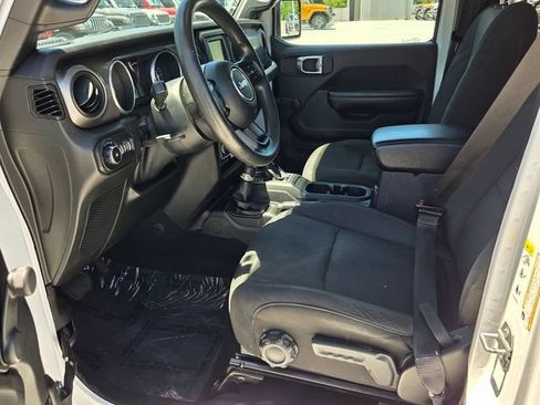 Used 2018 Jeep Wrangler Unlimited Sport AWD/4WD image 15