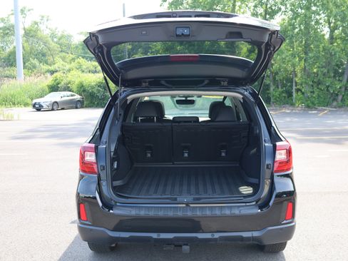 Used 2017 Subaru Outback 2.5i Limited AWD/4WD image 5