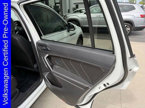Used 2023 Volkswagen Tiguan SE w/ Panoramic Sunroof Package AWD/4WD image 16