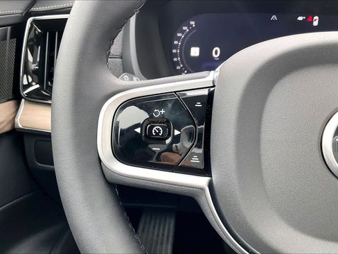 New 2026 Volvo XC90 B5 Plus image 17