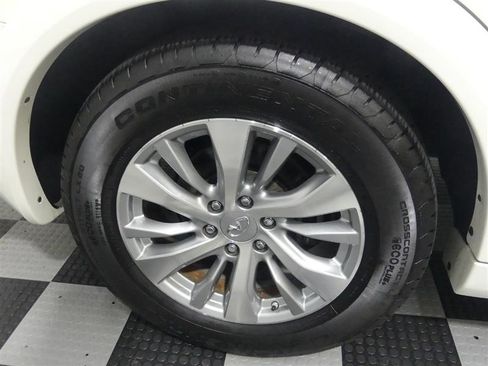 Used 2017 INFINITI QX80 4WD w/ Driver Assistance Package image 17