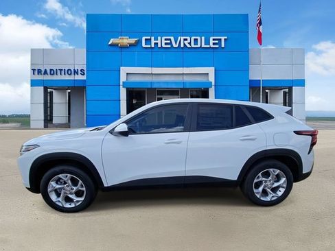 New 2026 Chevrolet Trax LS w/ LS Convenience Package FWD image 6