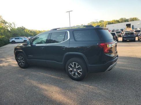 Used 2023 GMC Acadia SLT AWD/4WD image 4