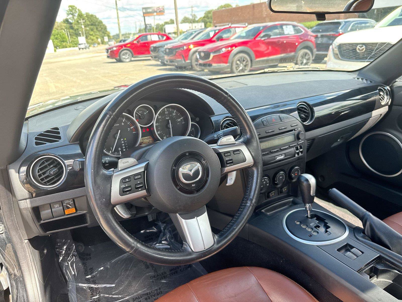 Used 2008 MAZDA MX-5 Miata Grand Touring w/ Premium Pkg RWD image 2