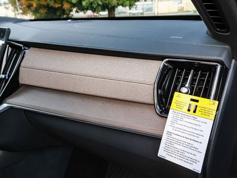 New 2026 Volvo XC90 B5 Plus w/ Protection Package image 17