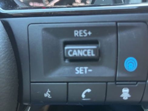 Used 2022 Nissan Pathfinder SV image 16