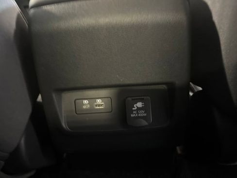 Used 2025 Nissan Frontier SV w/ SV Convenience Package RWD image 13