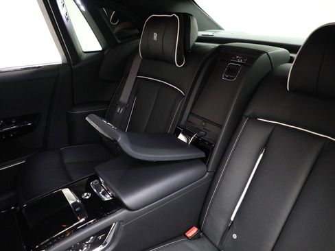 Certified 2023 Rolls-Royce Phantom Sedan w/ The Phantom Package image 34