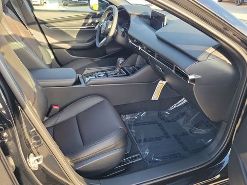 New 2026 MAZDA MAZDA3 Hatchback w/Premium Plus Pkg image 16
