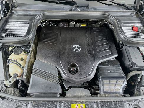 Used 2024 Mercedes-Benz GLS 450 4MATIC image 13