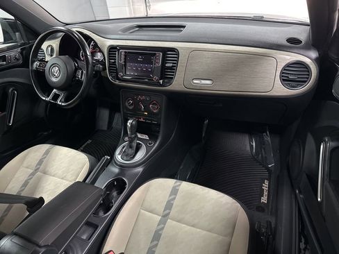 Used 2018 Volkswagen Beetle 2.0T Coast w/ Coast Lighting Package FWD image 12