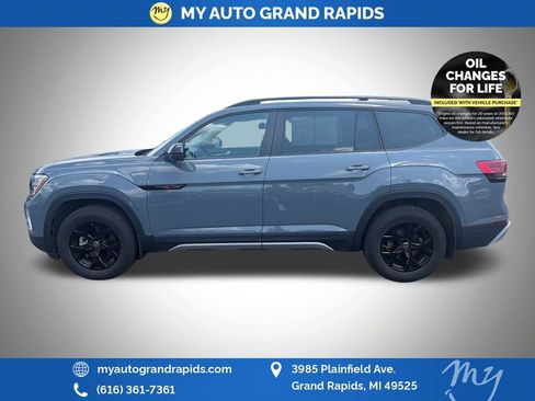 Used 2024 Volkswagen Atlas Peak Edition SEL AWD/4WD image 4