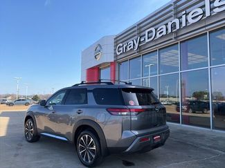 New 2026 Nissan Pathfinder Platinum video 2