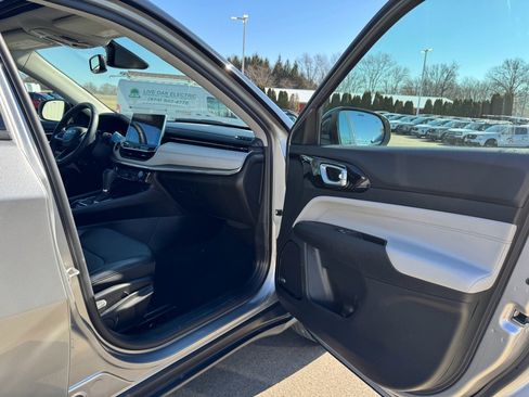 Used 2022 Jeep Compass Limited w/ Sun and Sound Group image 12