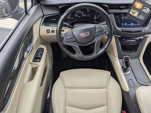 Used 2019 Cadillac XT5 FWD image 17