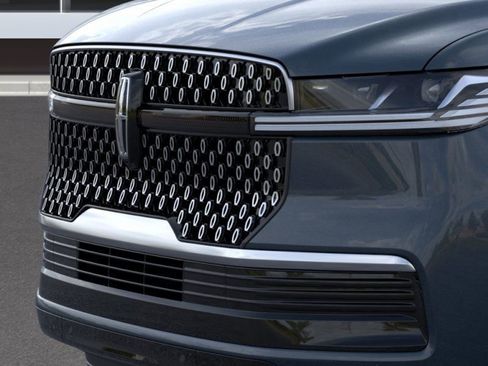 New 2025 Lincoln Navigator Reserve image 18