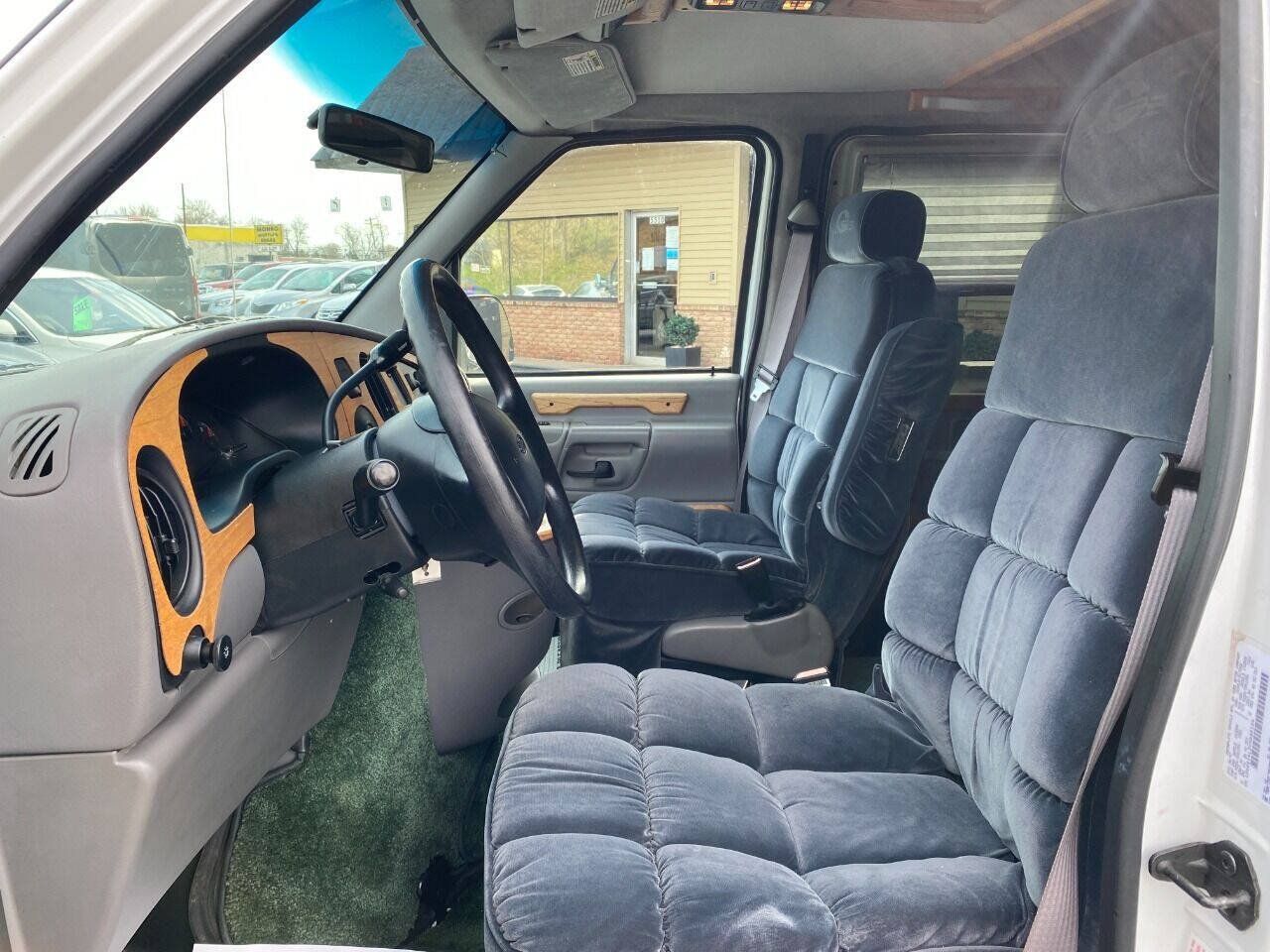 Used 1997 Ford E-150 and Econoline 150 RWD image 9