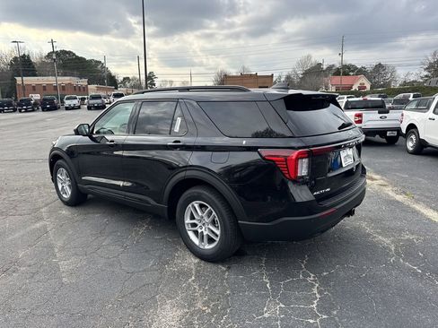New 2026 Ford Explorer Active image 5