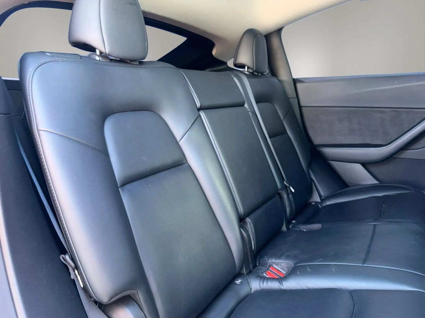 Used 2022 Tesla Model Y Performance AWD/4WD image 18