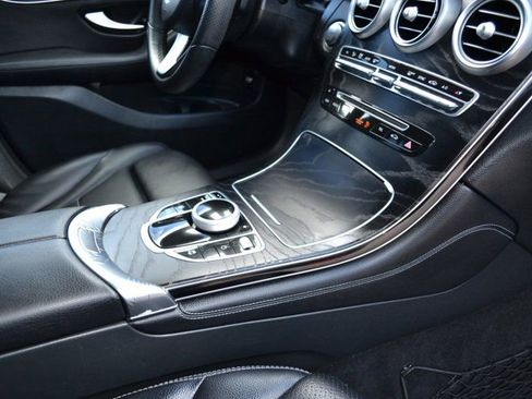 Used 2017 Mercedes-Benz GLC 300 4MATIC image 24
