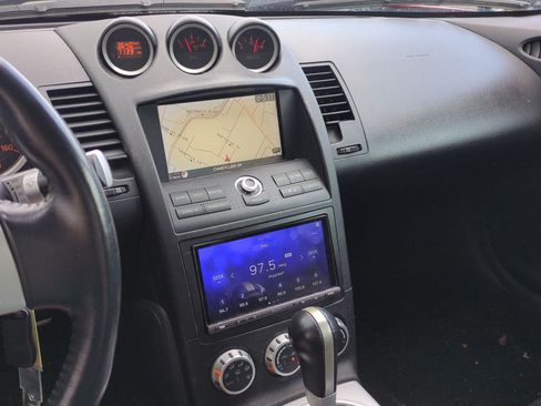 Used 2006 Nissan 350Z Grand Touring RWD image 23