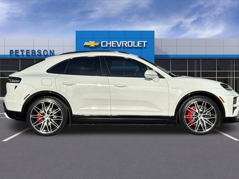 Used 2025 Porsche Macan Turbo Electric AWD/4WD image 3