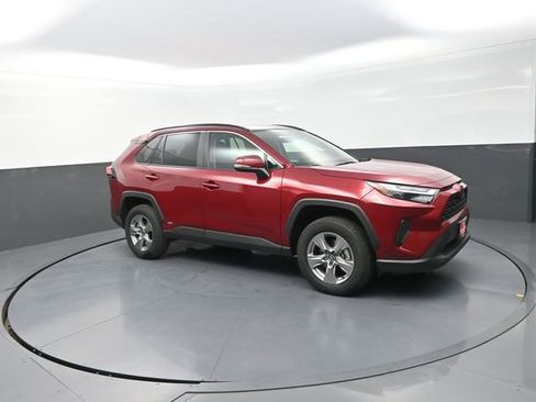 Used 2025 Toyota RAV4 XLE AWD/4WD image 20