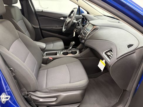 Used 2018 Chevrolet Cruze LT image 20