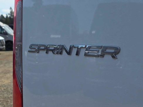 Used 2025 Mercedes-Benz Sprinter 2500 image 18