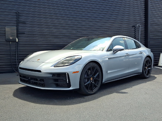 New 2026 Porsche Panamera 4 AWD/4WD image 1