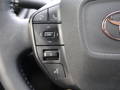 Certified 2025 Toyota Prius LE FWD image 23