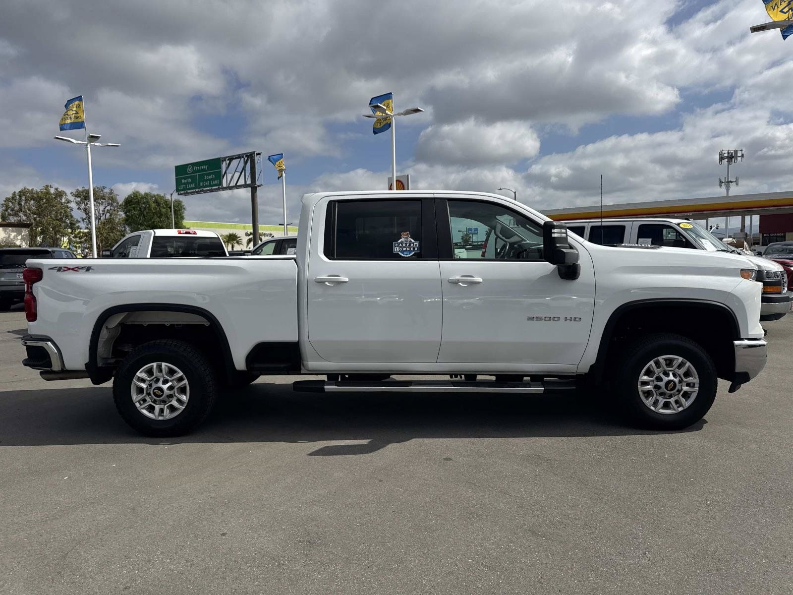 Used 2025 Chevrolet Silverado 2500 LT w/ Convenience Package AWD/4WD image 4