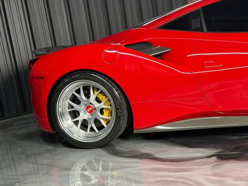 Used 2016 Ferrari 488 GTB RWD image 12