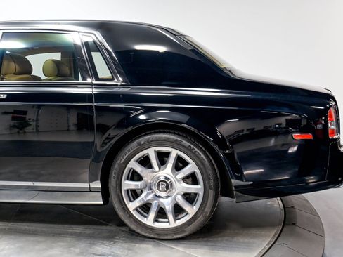 Used 2013 Rolls-Royce Phantom Sedan RWD image 60