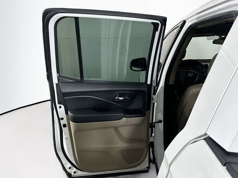 Used 2020 Honda Ridgeline RTL image 25