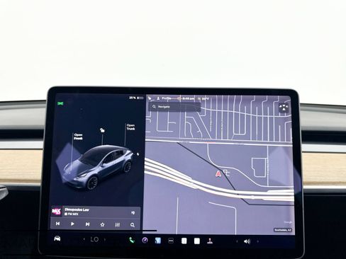 Used 2022 Tesla Model Y Long Range AWD/4WD image 4