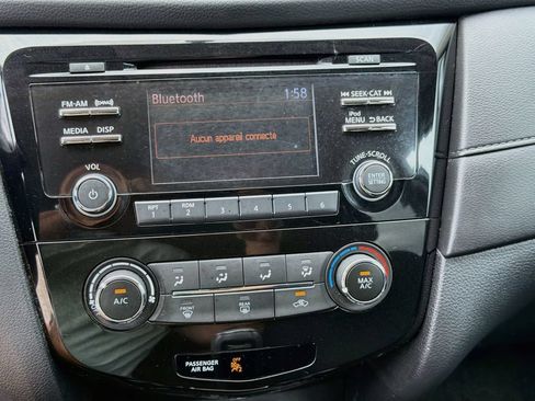 Used 2017 Nissan Rogue SV FWD image 14