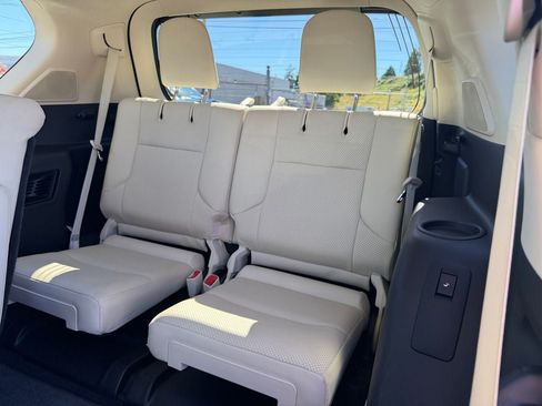 Used 2023 Lexus GX 460 Luxury w/ Sport Design Package AWD/4WD image 33