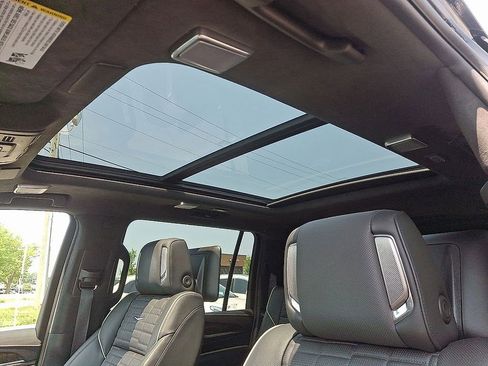 Used 2024 Cadillac Escalade ESV Sport Platinum AWD/4WD image 18