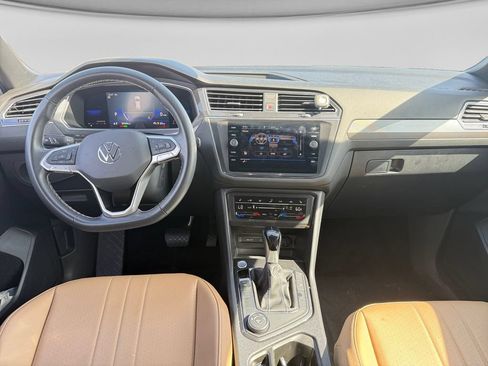 Used 2023 Volkswagen Tiguan SE w/ Panoramic Sunroof Package AWD/4WD image 24