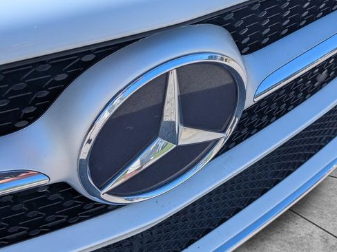 Used 2020 Mercedes-Benz CLA 250 w/ Premium Package image 10