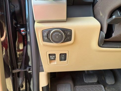 Used 2018 Ford F150 Lariat image 27