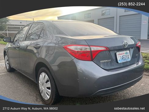 Used 2015 Toyota Corolla LE image 4